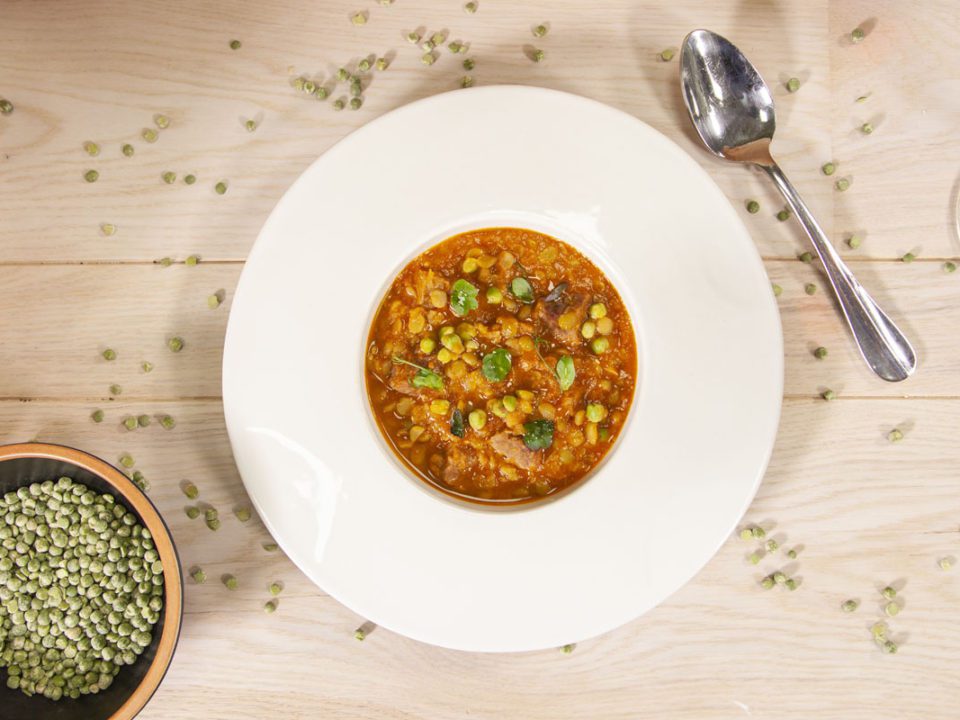 Veal stew with peeled peas