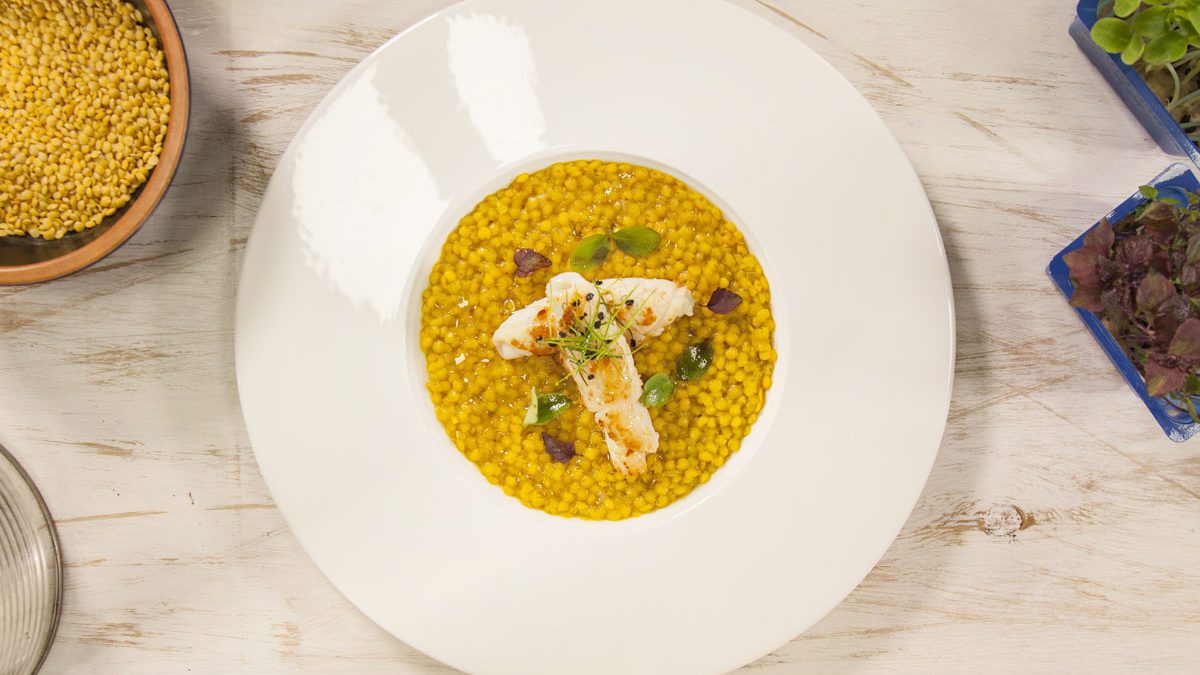 Grilled squid with yellow hulled lentils